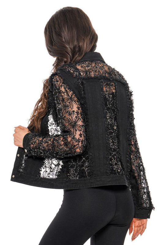 Chamarra de mezclilla con transparencias