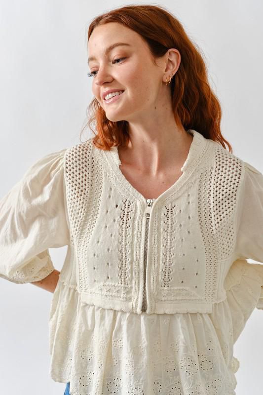 Blusa combinada con tejido bordada