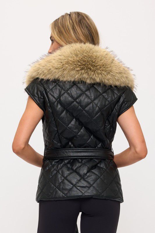 Chaleco con cuello desmontable