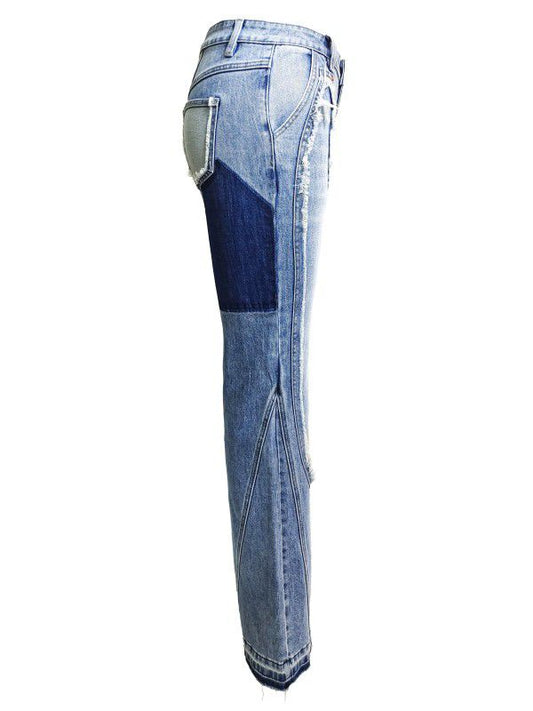 Jeans flare con corte en delantero