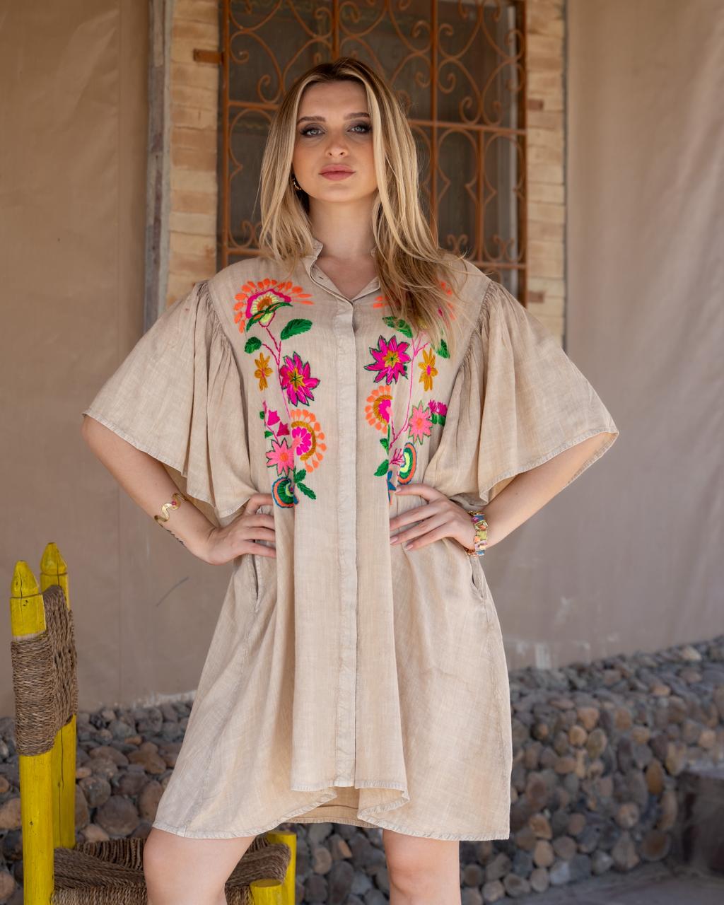 Vestido bordado con flores