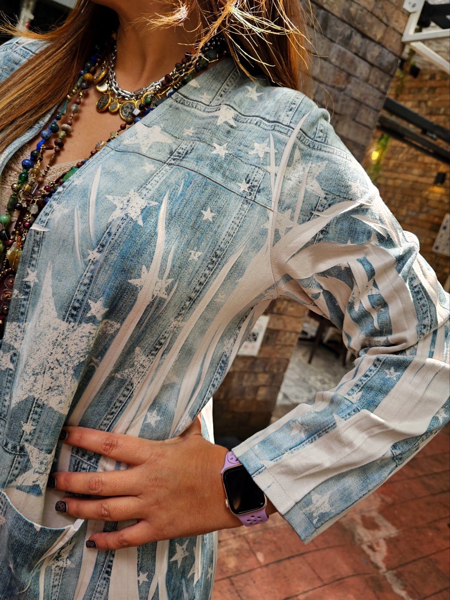 Ensamble suede con estrellas