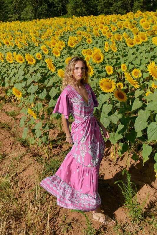 Vestido estampado con detalles calados