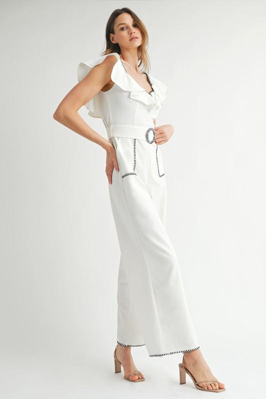 Entero con bordado en contraste con cinto