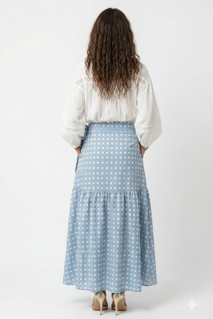 Falda envolvente lunares