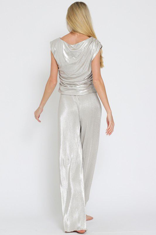 Set metálico con plisado y drapeado