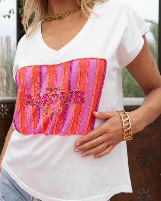 Camiseta AMOUR estampada y bordada piedras