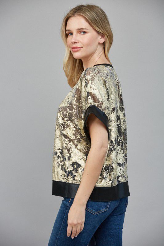 Blusa foil con filo en mangas y ruedo