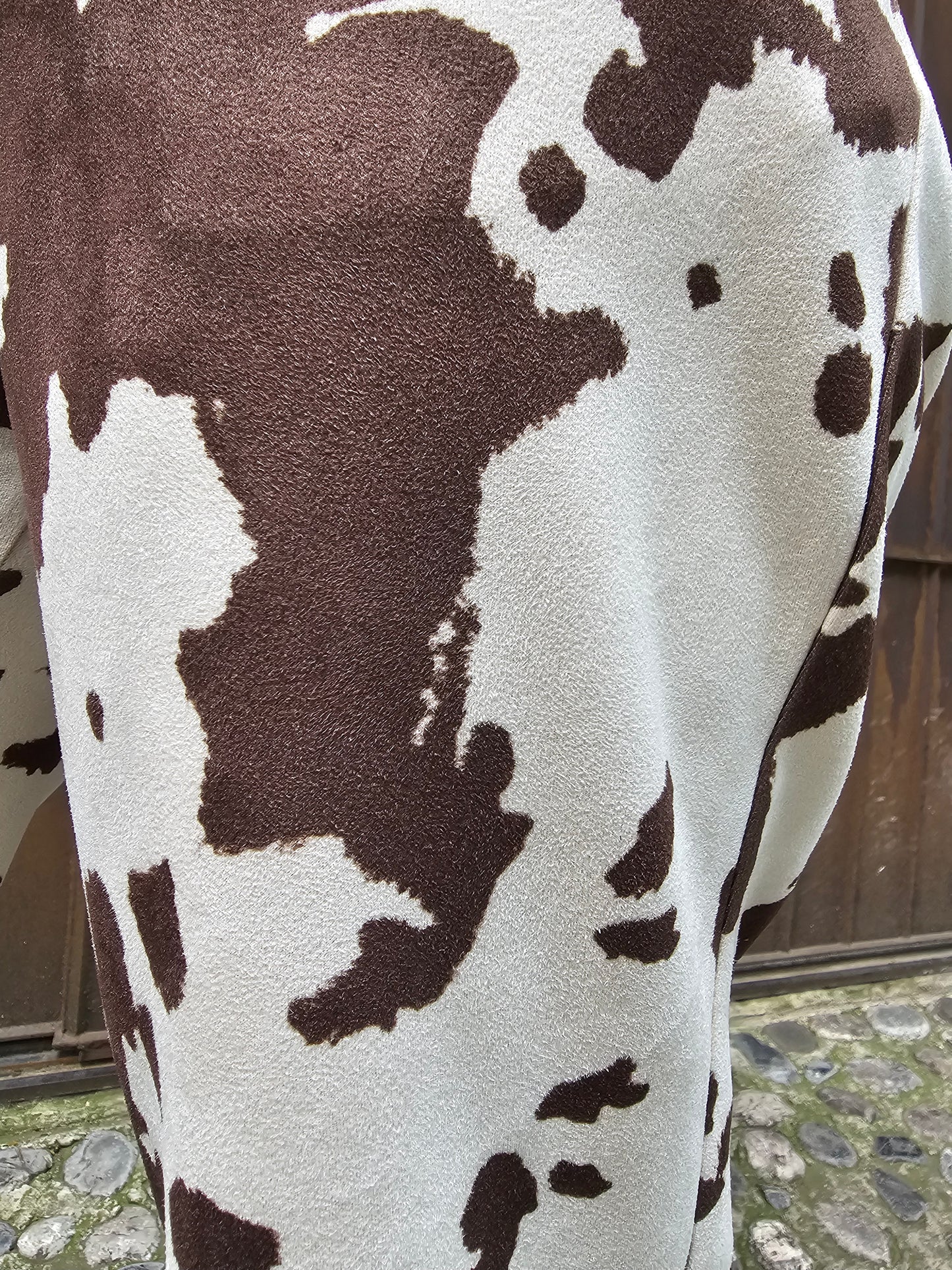 Pantalón tipo suede Cow