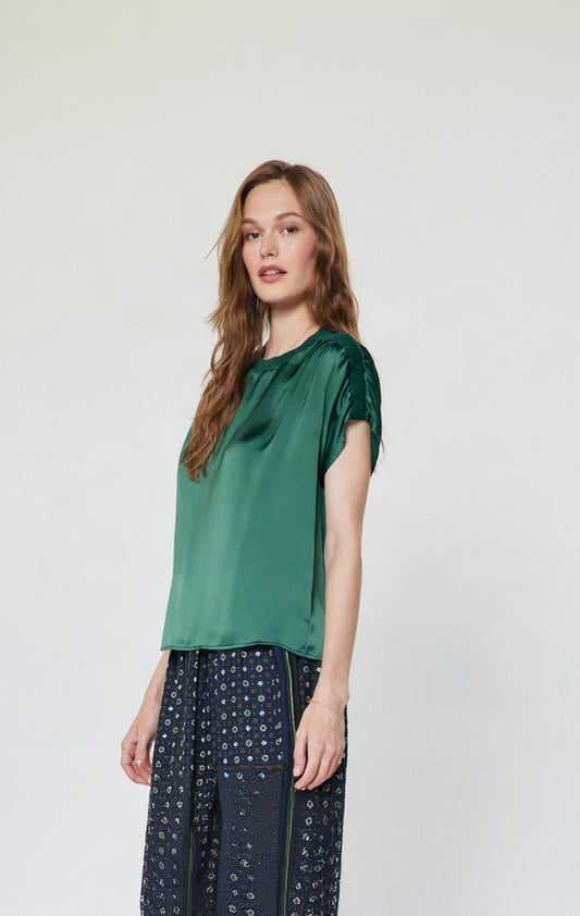 Blusa satinada detalle hombro