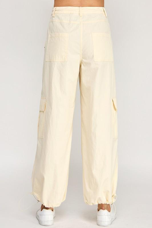 Pantalón cargo con jareta