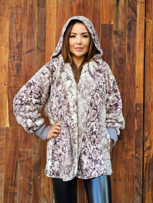 Ensamble afelpado con capucha