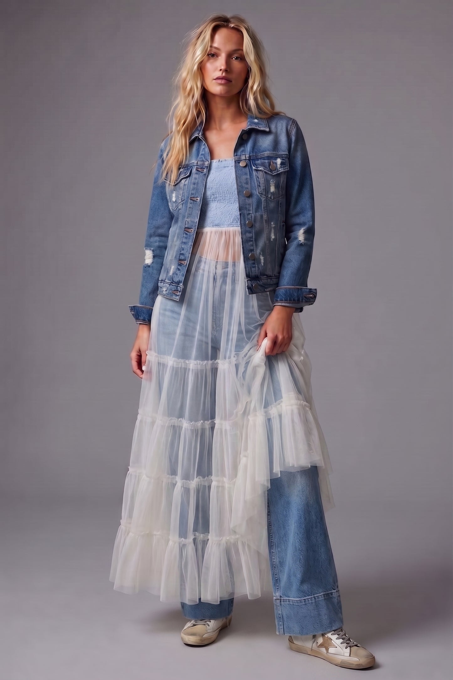 Blusa strapless con faldón de tul