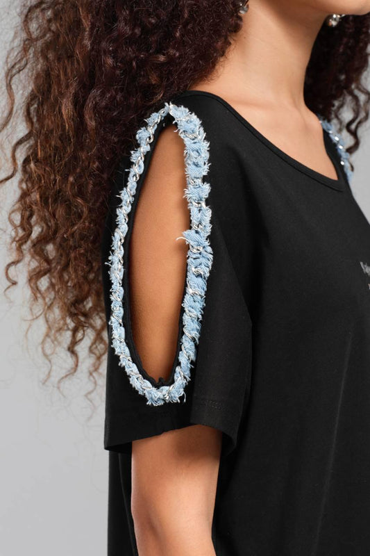 Vestido con detalle de cadena y mezclilla