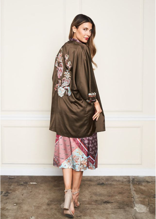 Kimono doble vista bordado