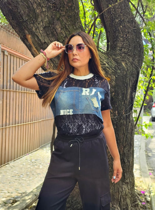 Blusa de encaje estampada con mezclilla