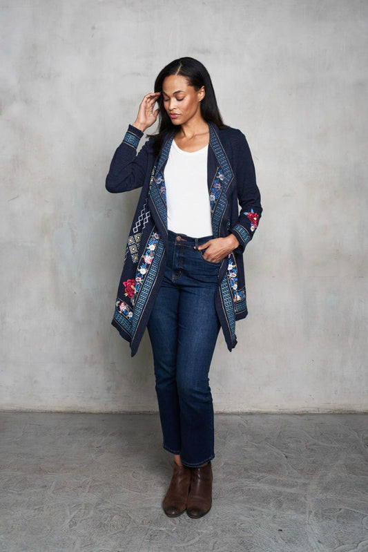 Suéter bordado con solapa