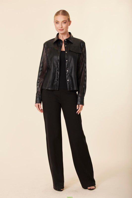 Chamarra de piel vegana calada