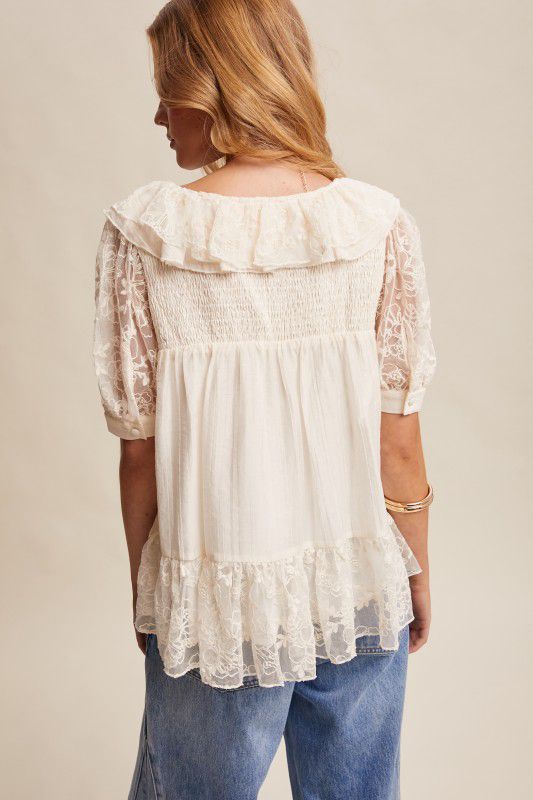 Blusa escarolas con transparencias