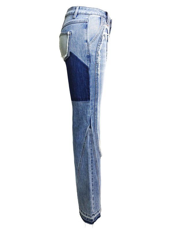Jeans flare con corte en delantero