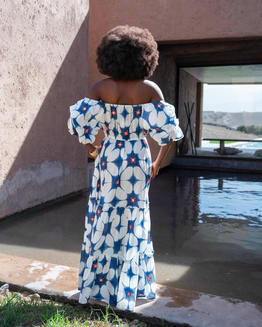 Vestido con bordado de espejos