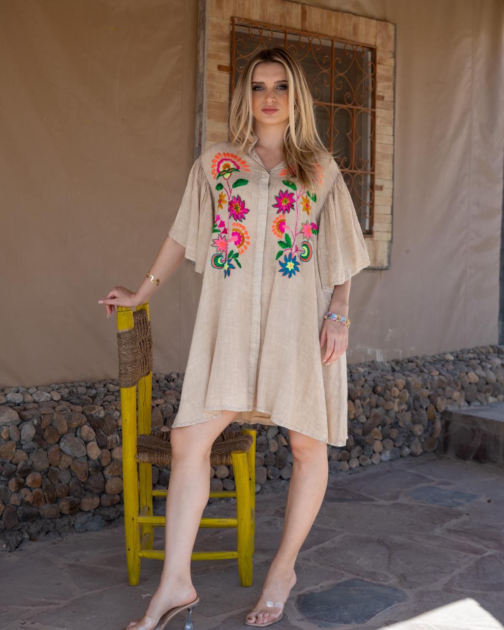 Vestido bordado con flores