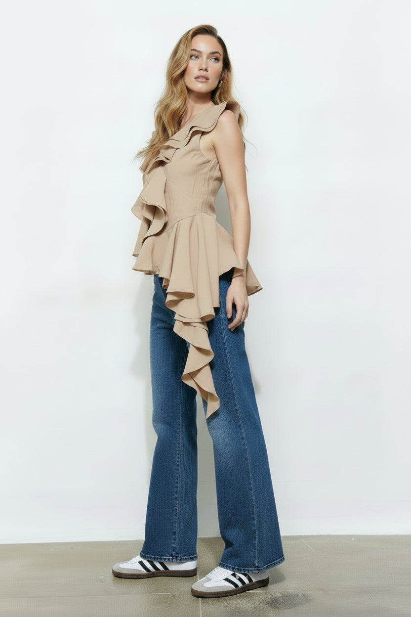 Blusa asimétrica con escarolas