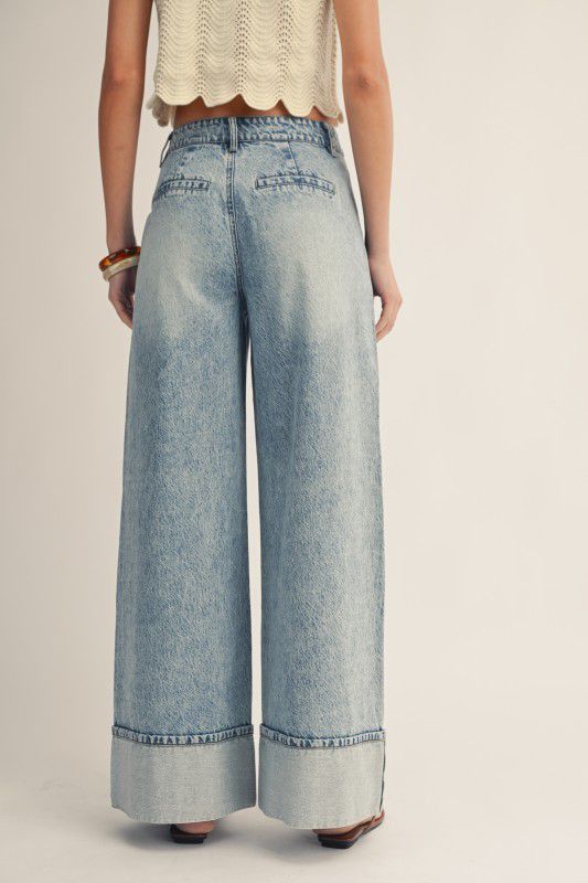 Jeans con pinzas y doblez
