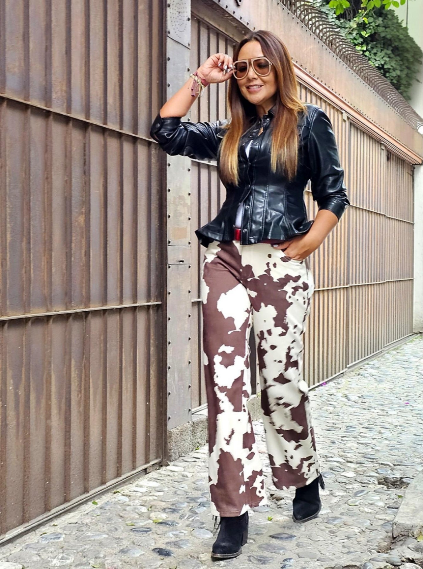 Pantalón tipo suede Cow