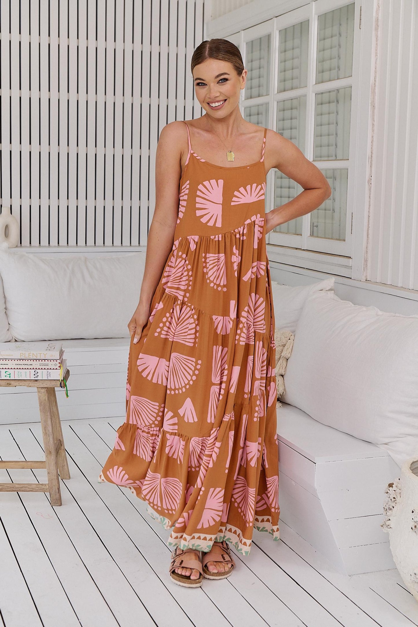 Vestido estampado abanicos con corte asimétrico