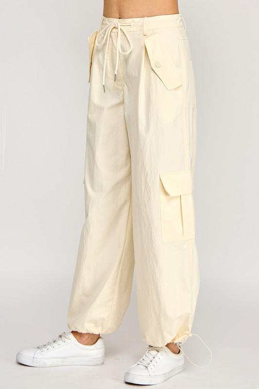 Pantalón cargo con jareta