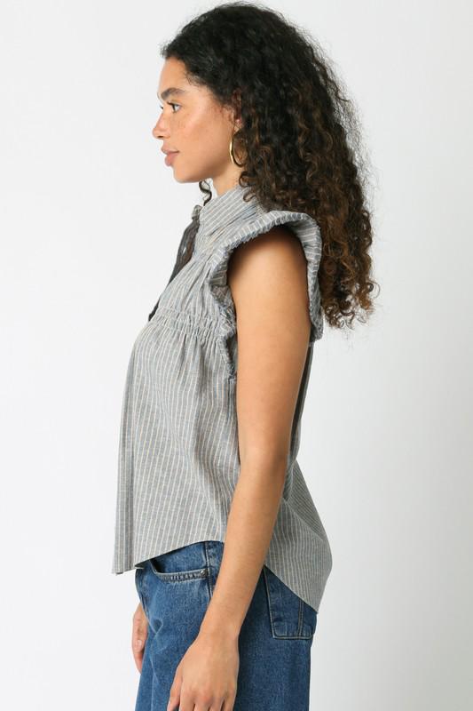 Blusa a rayas con mangas plisadas y detalle de resorte