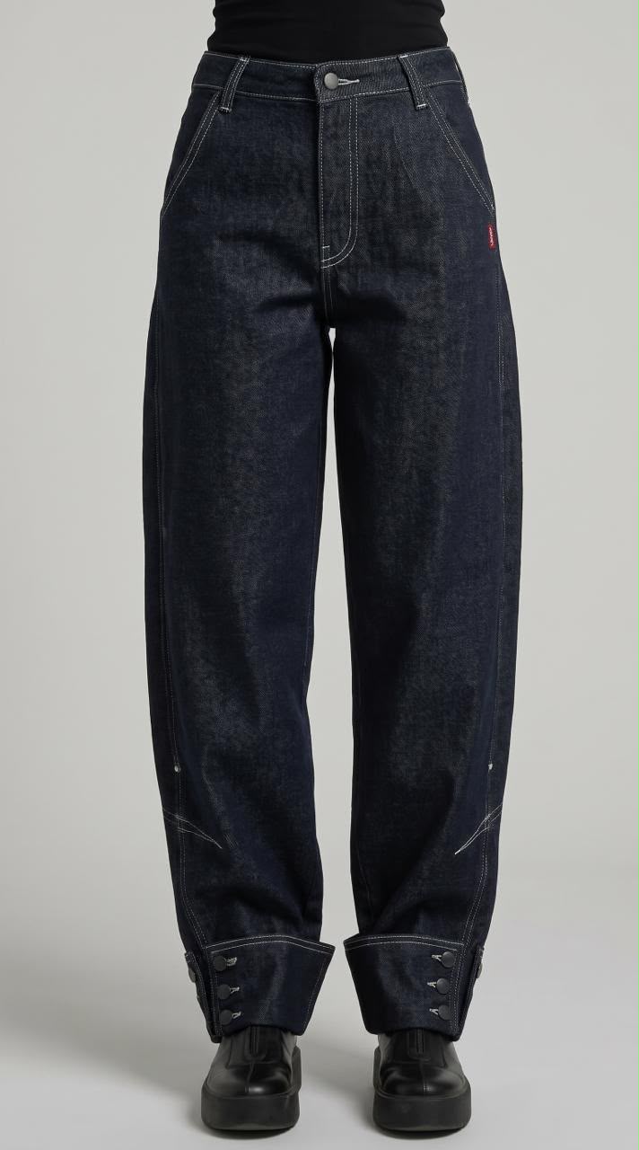 Jeans con doblez y botones