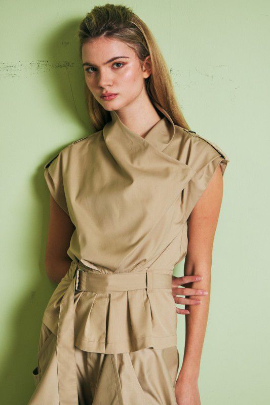 Set de blusa con cinto y pantalón aladino