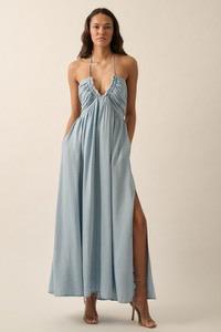 Vestido halter con plisado