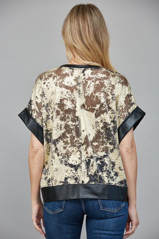 Blusa foil con filo en mangas y ruedo