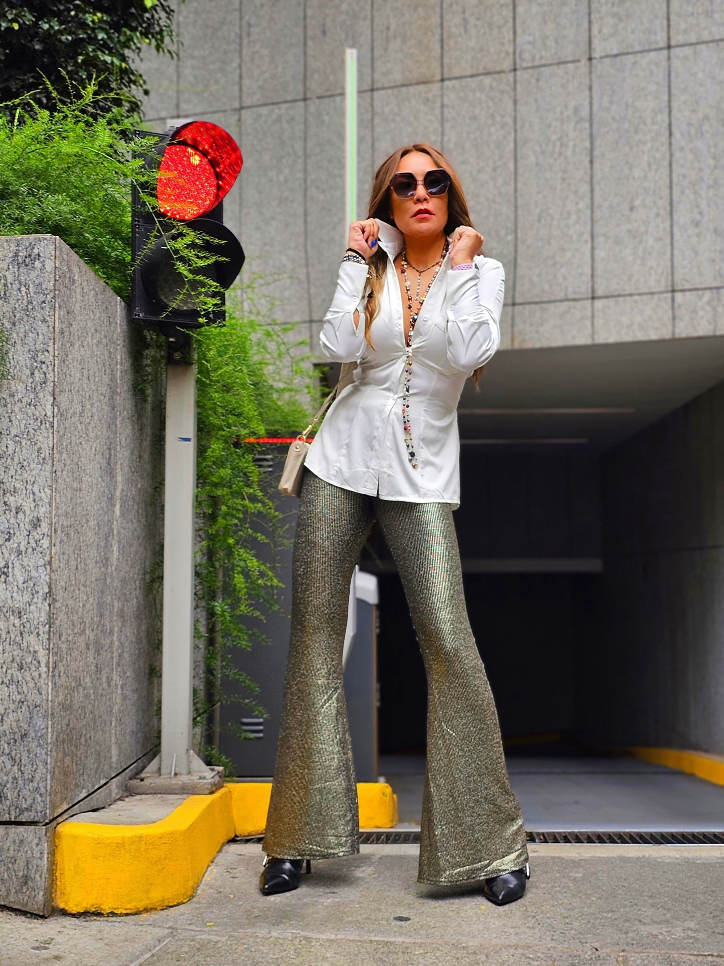 Pantalón stretch acampanado