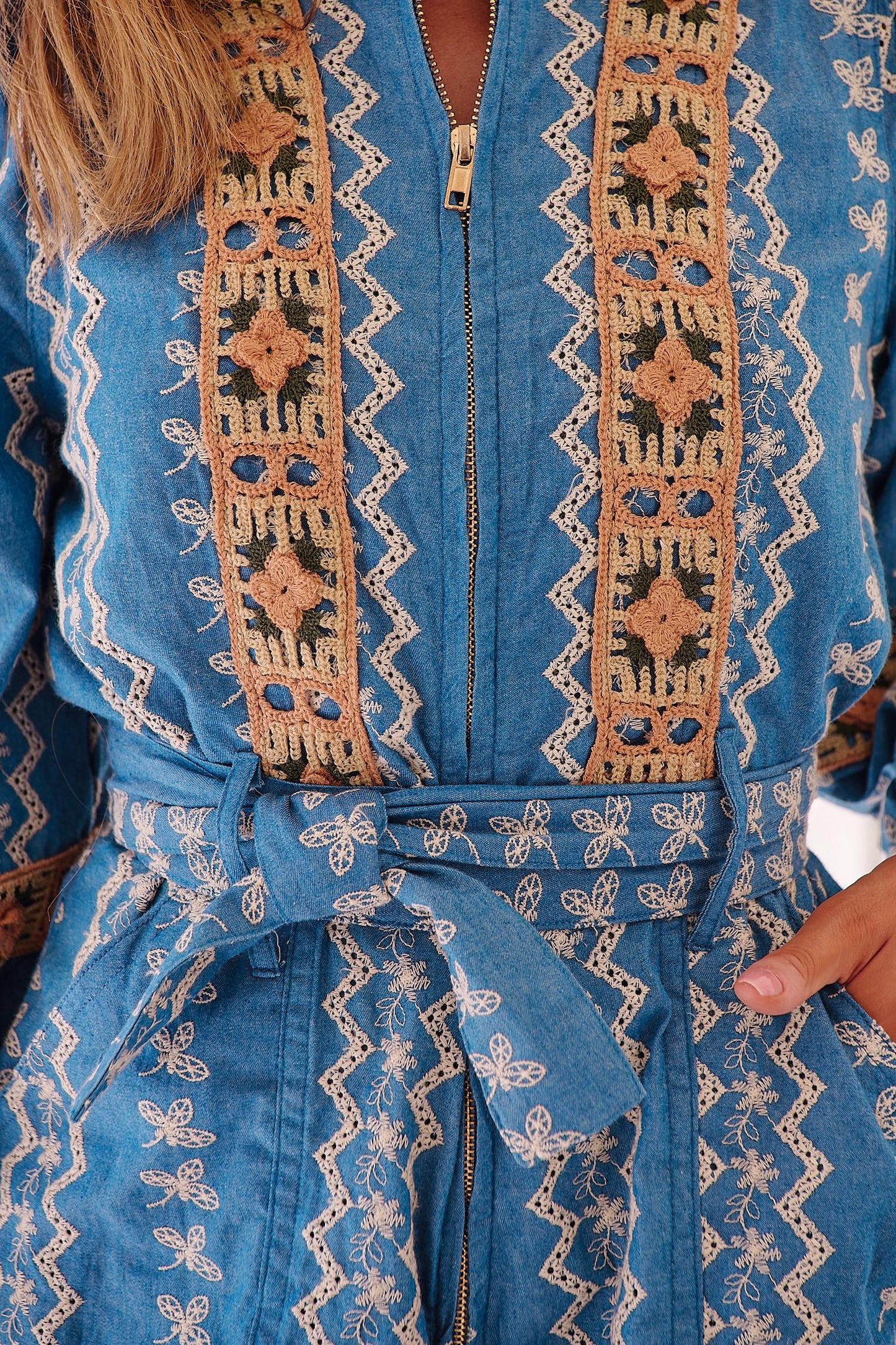 Romper bordado con cierre y cinto