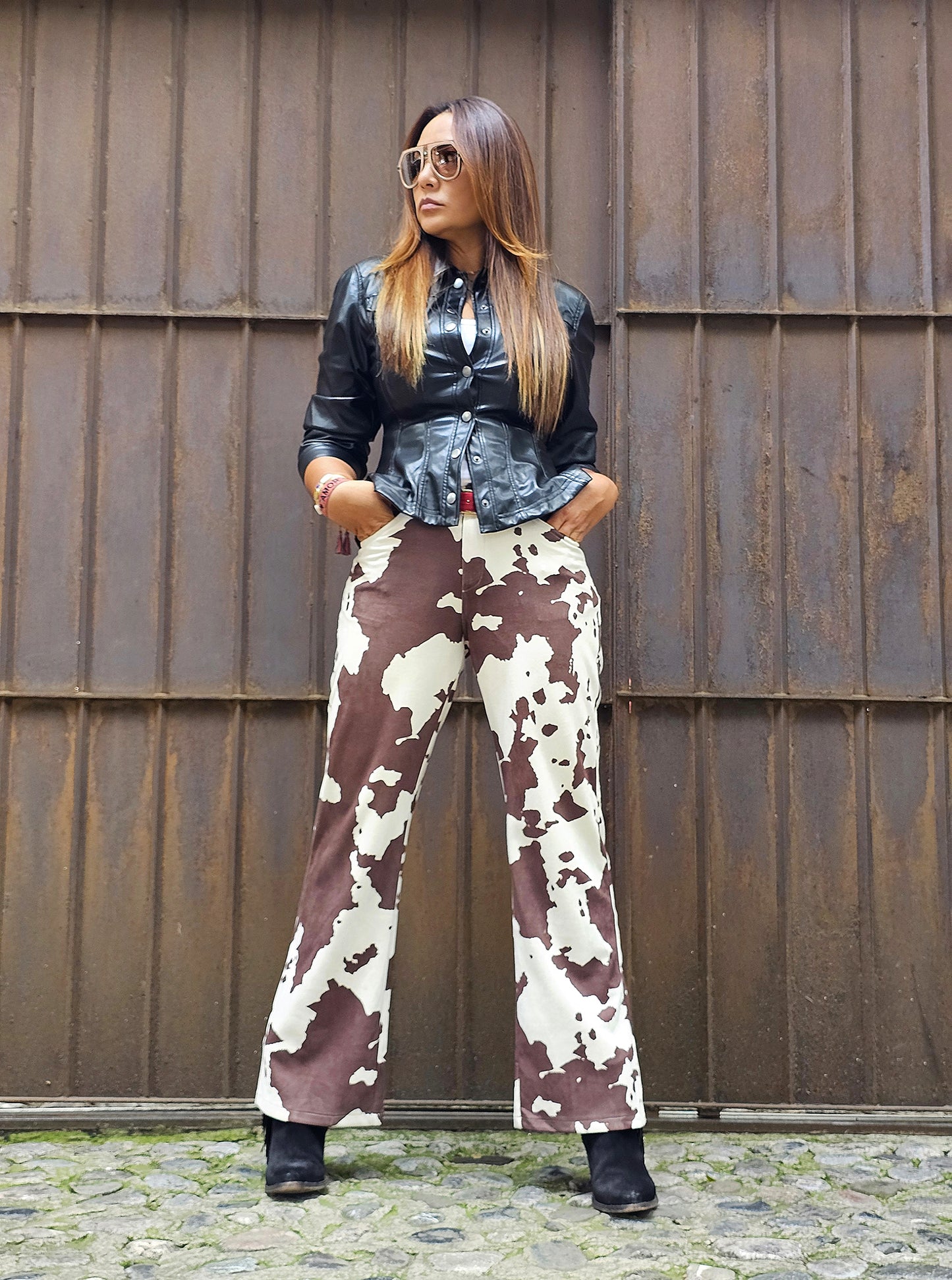 Pantalón tipo suede Cow