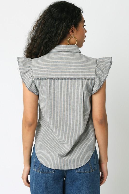 Blusa a rayas con mangas plisadas y detalle de resorte