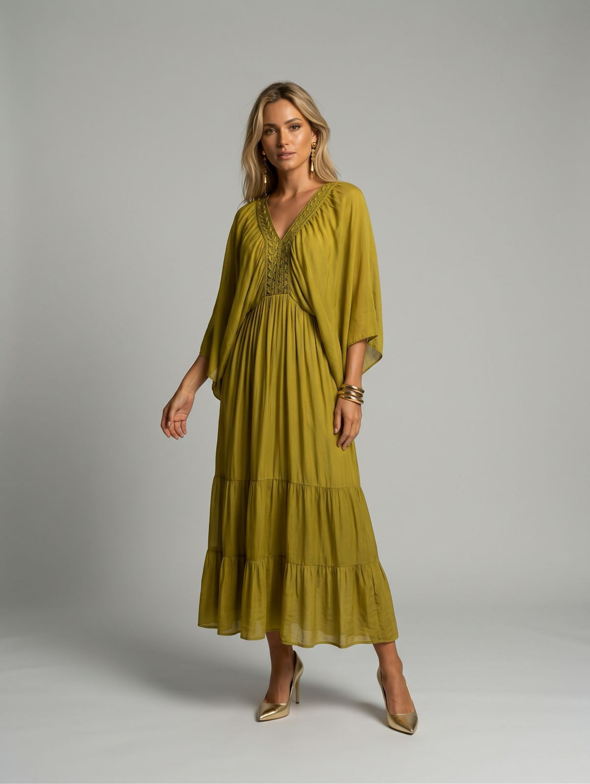 Vestido cortes bordado