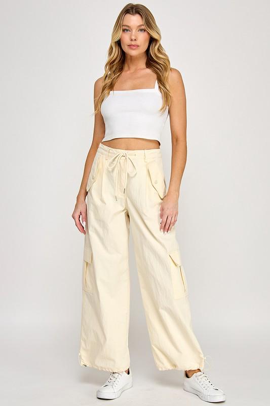 Pantalón cargo con jareta