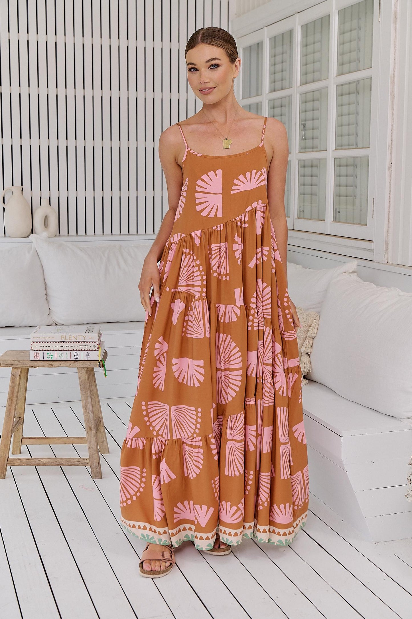 Vestido estampado abanicos con corte asimétrico