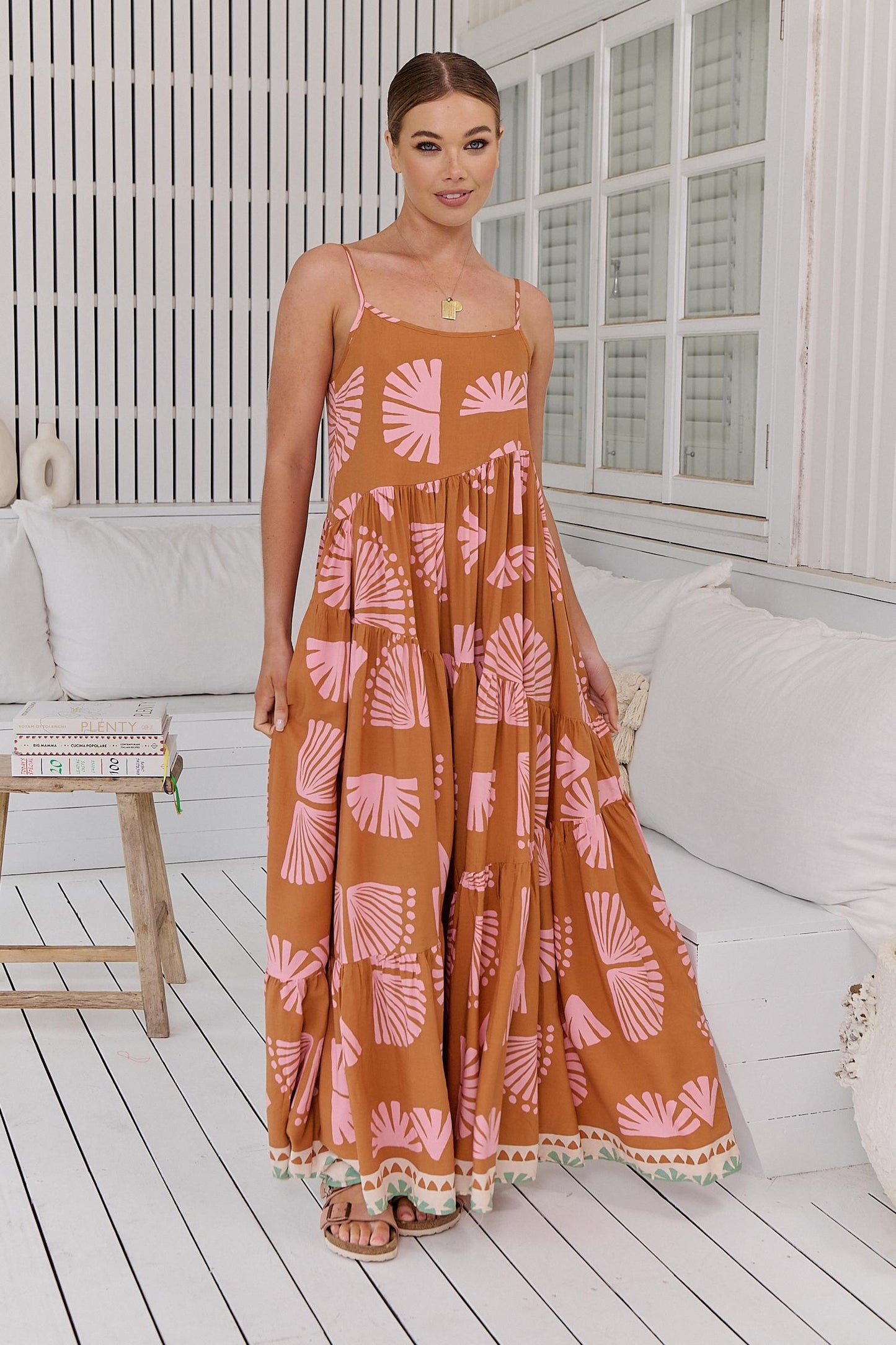 Vestido estampado abanicos con corte asimétrico