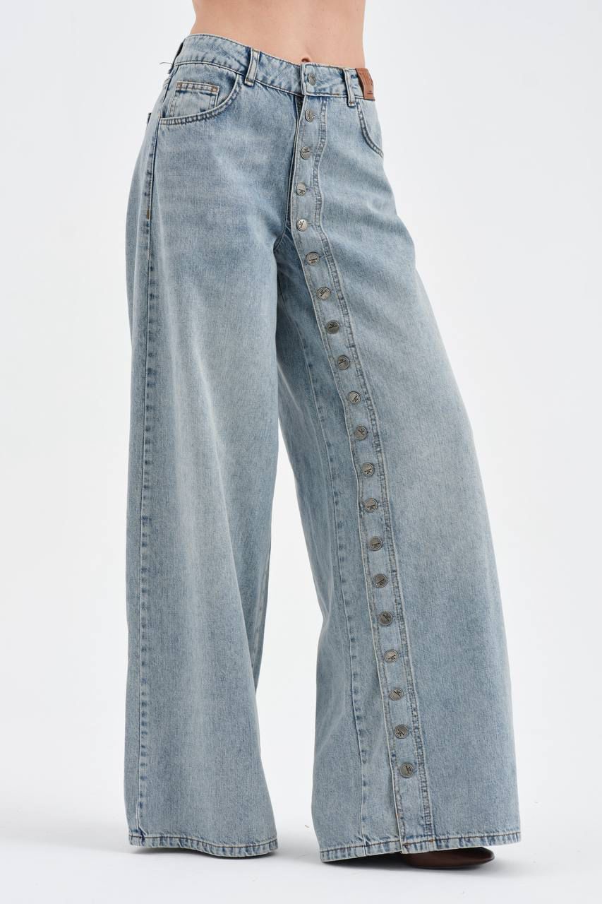 Jeans wide leg con botones