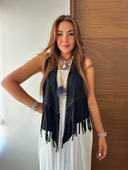 Chaleco de flecos tipo gamuza