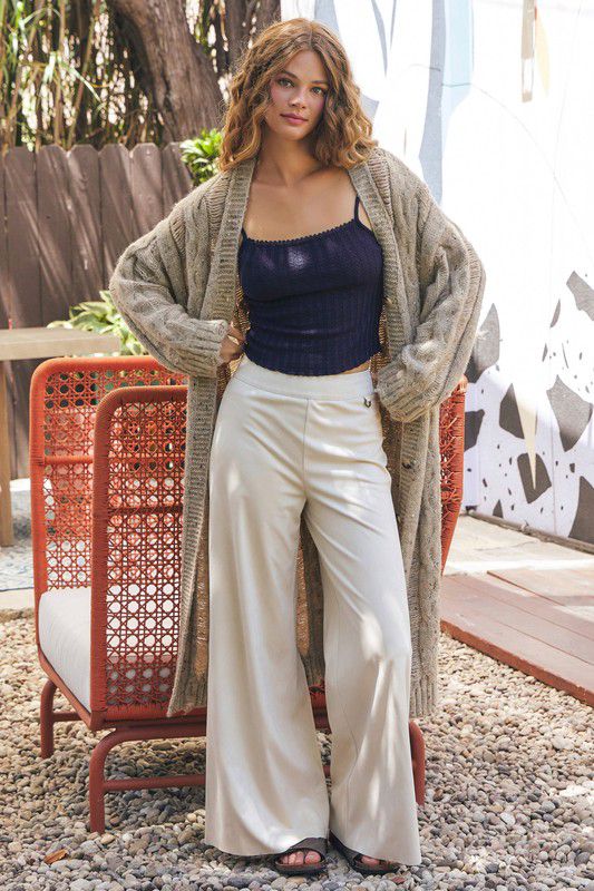 Pantalón tipo suede recto