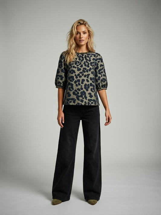 Blusa animal print relieve