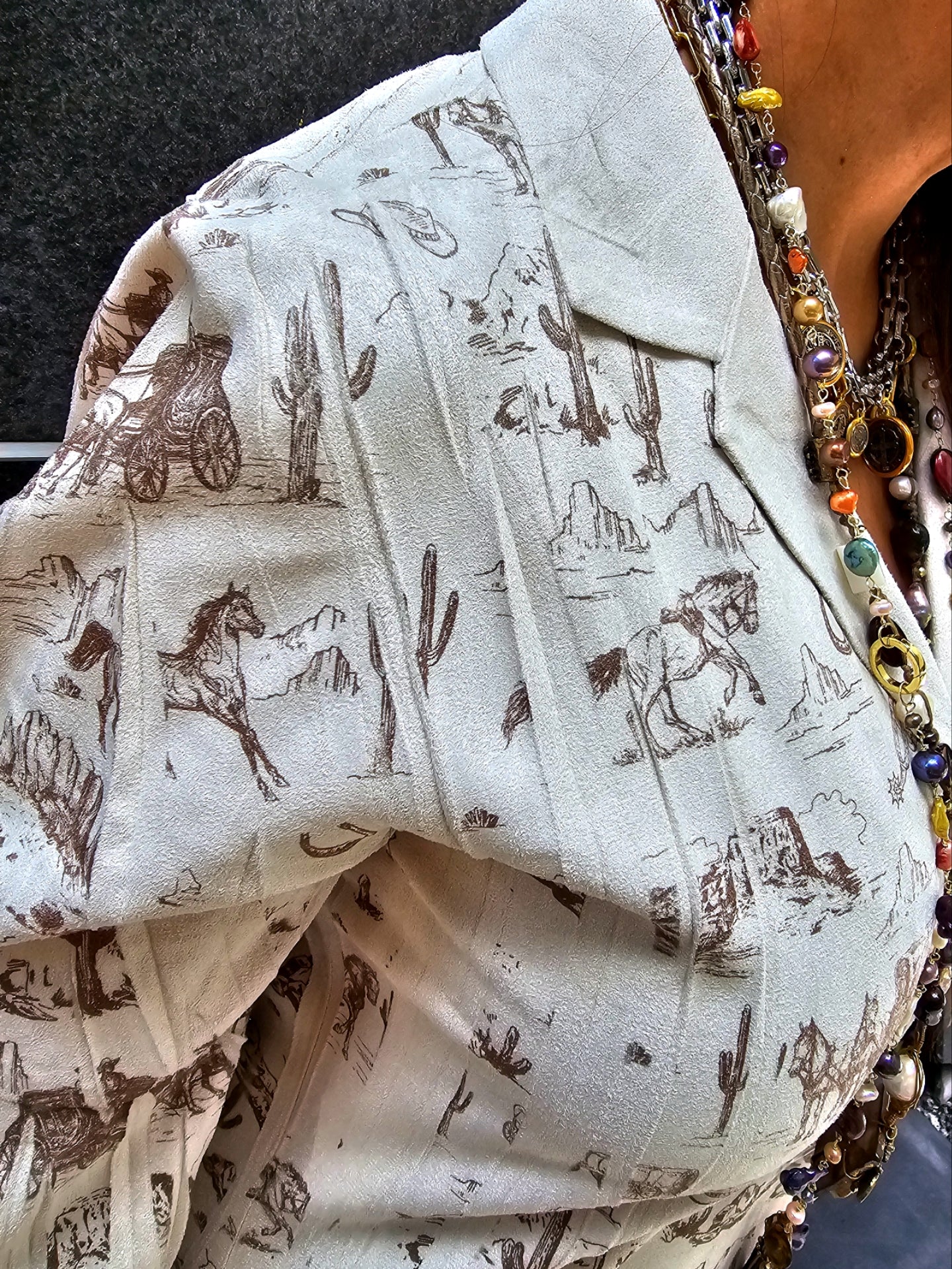 Vestido western tableado con botones