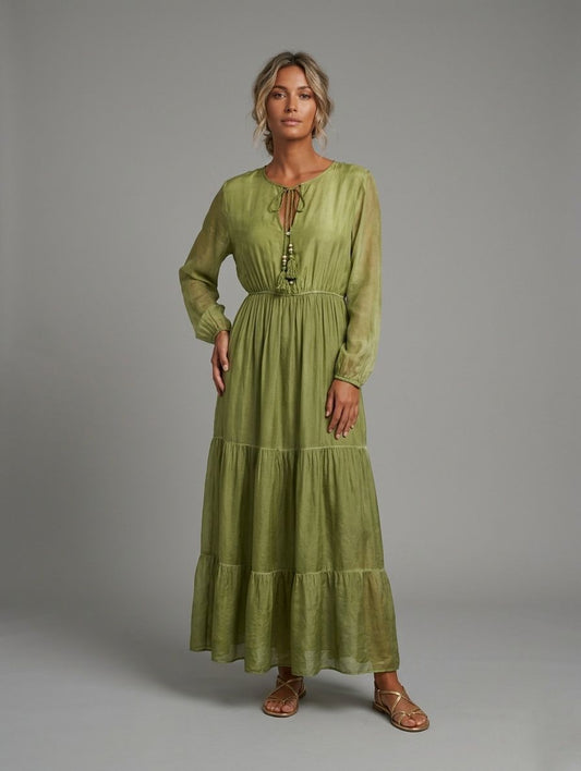 Vestido de seda con cortes